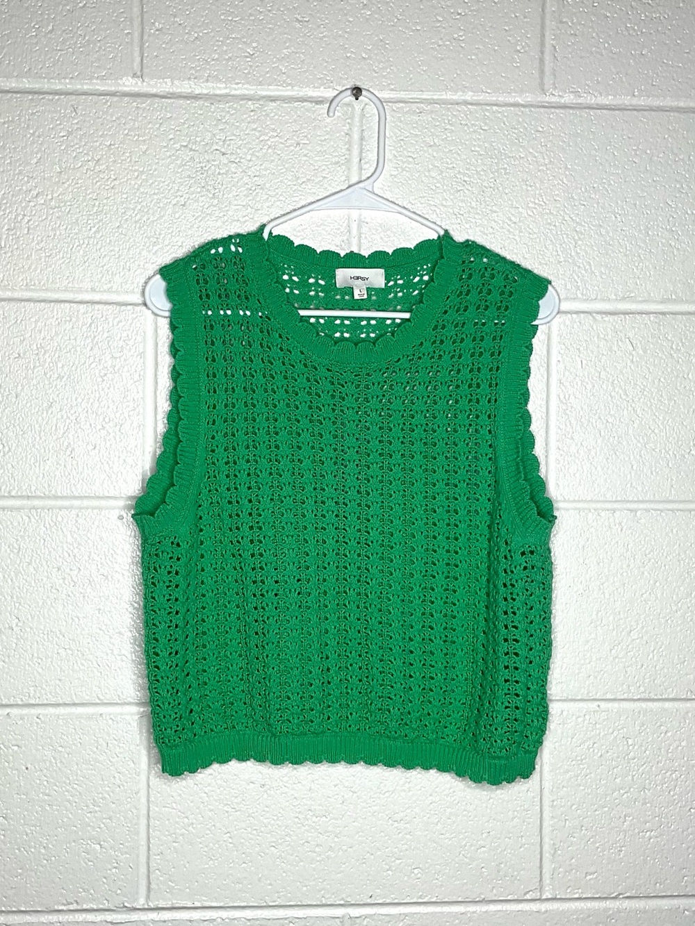 < Hersy Green Crochet Knit Sweater Vest With Scalloped Hem >